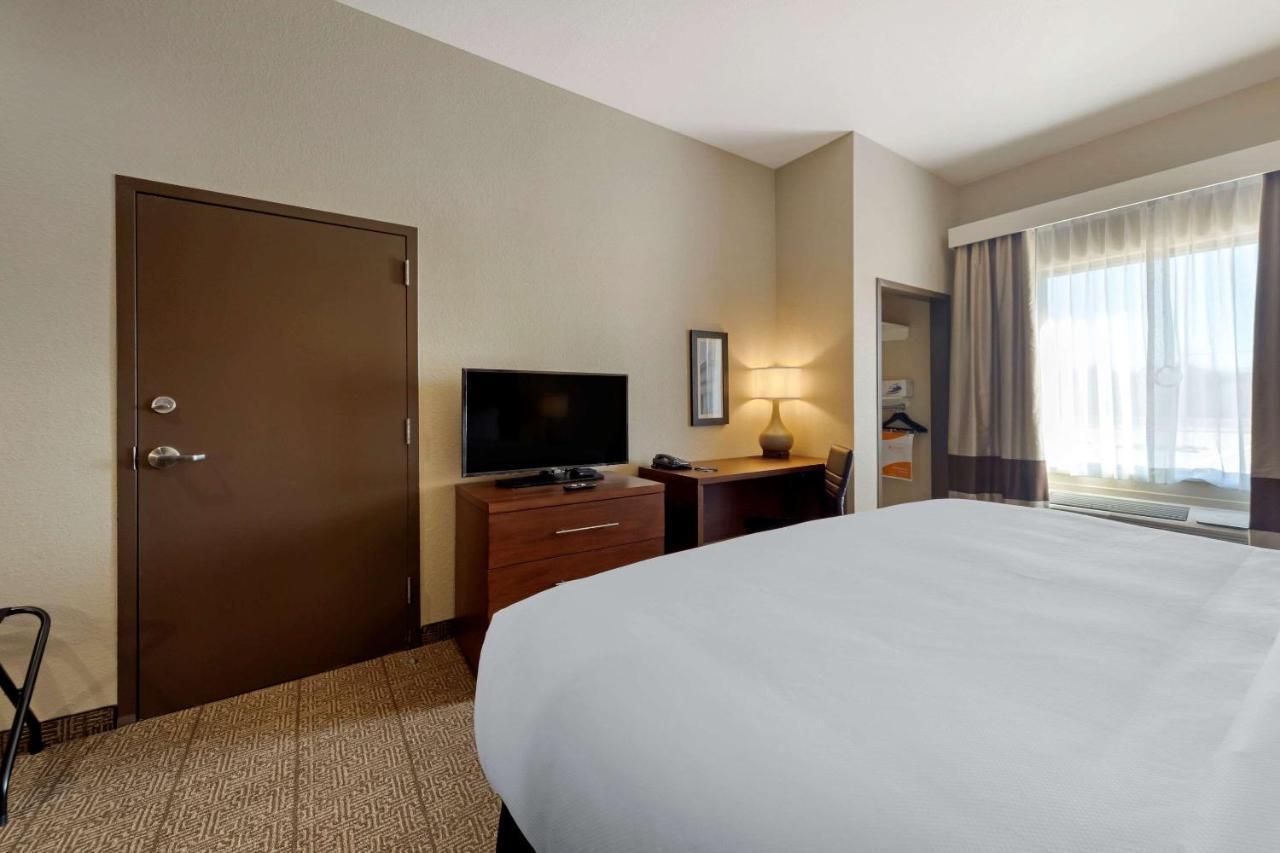 Comfort Inn & Suites Harrah Choctaw Extérieur photo