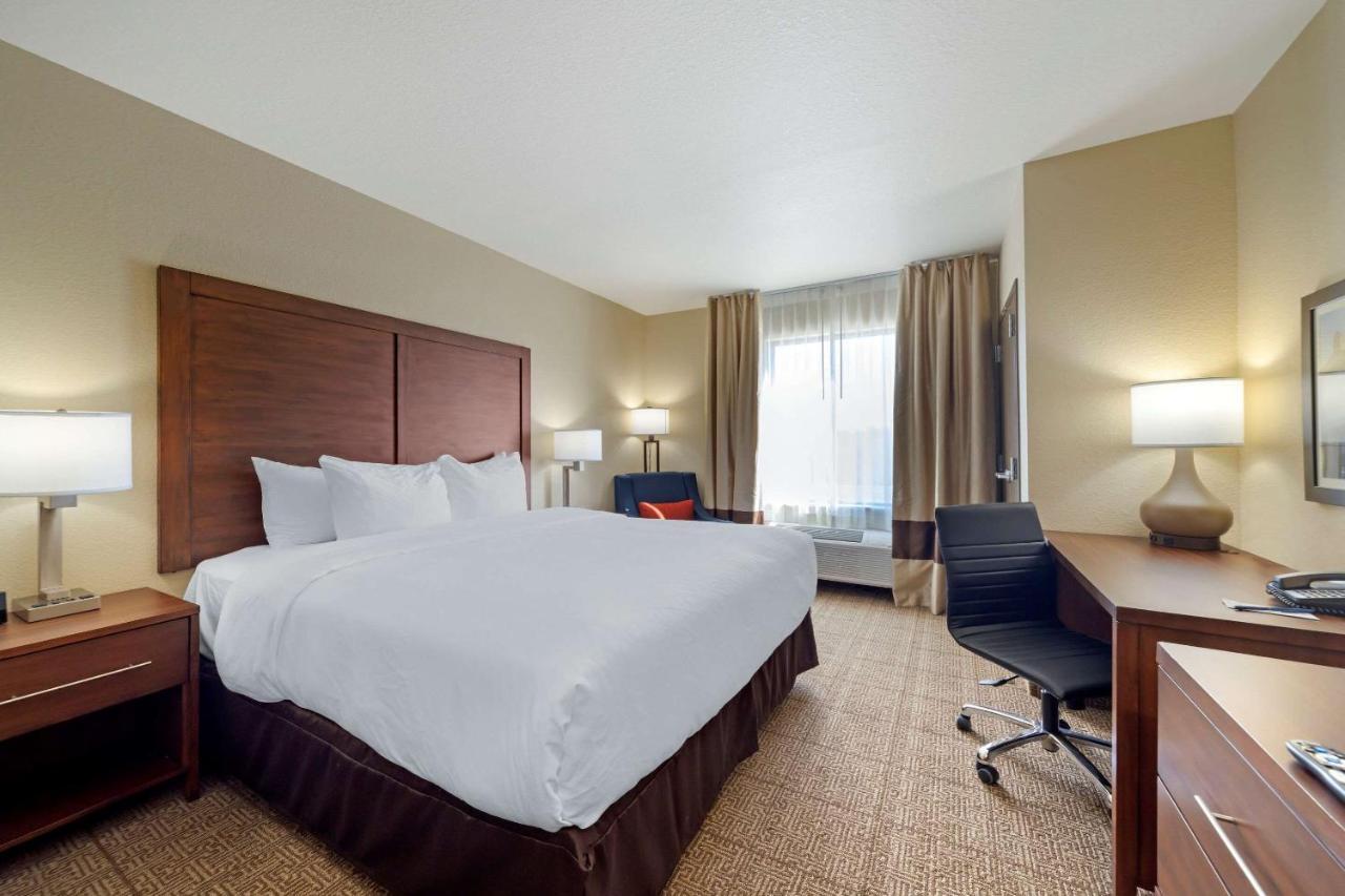 Comfort Inn & Suites Harrah Choctaw Extérieur photo