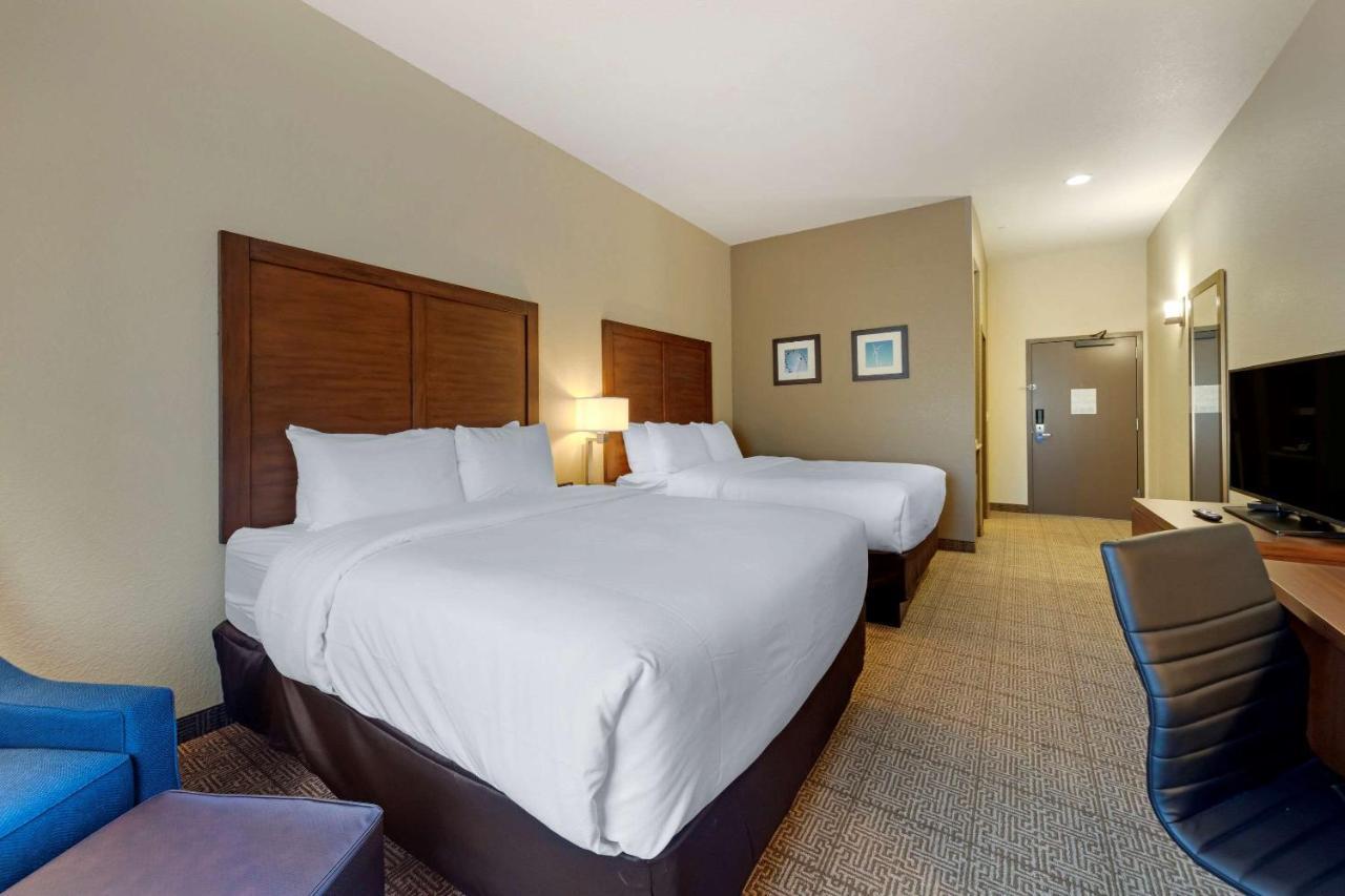 Comfort Inn & Suites Harrah Choctaw Extérieur photo