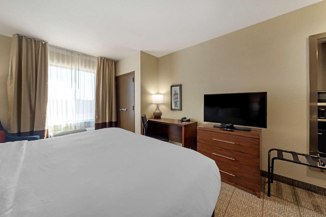Comfort Inn & Suites Harrah Choctaw Extérieur photo