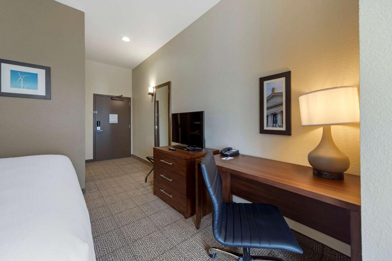 Comfort Inn & Suites Harrah Choctaw Extérieur photo