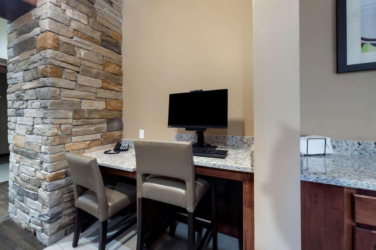 Comfort Inn & Suites Harrah Choctaw Extérieur photo