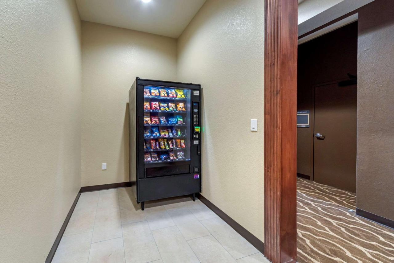 Comfort Inn & Suites Harrah Choctaw Extérieur photo