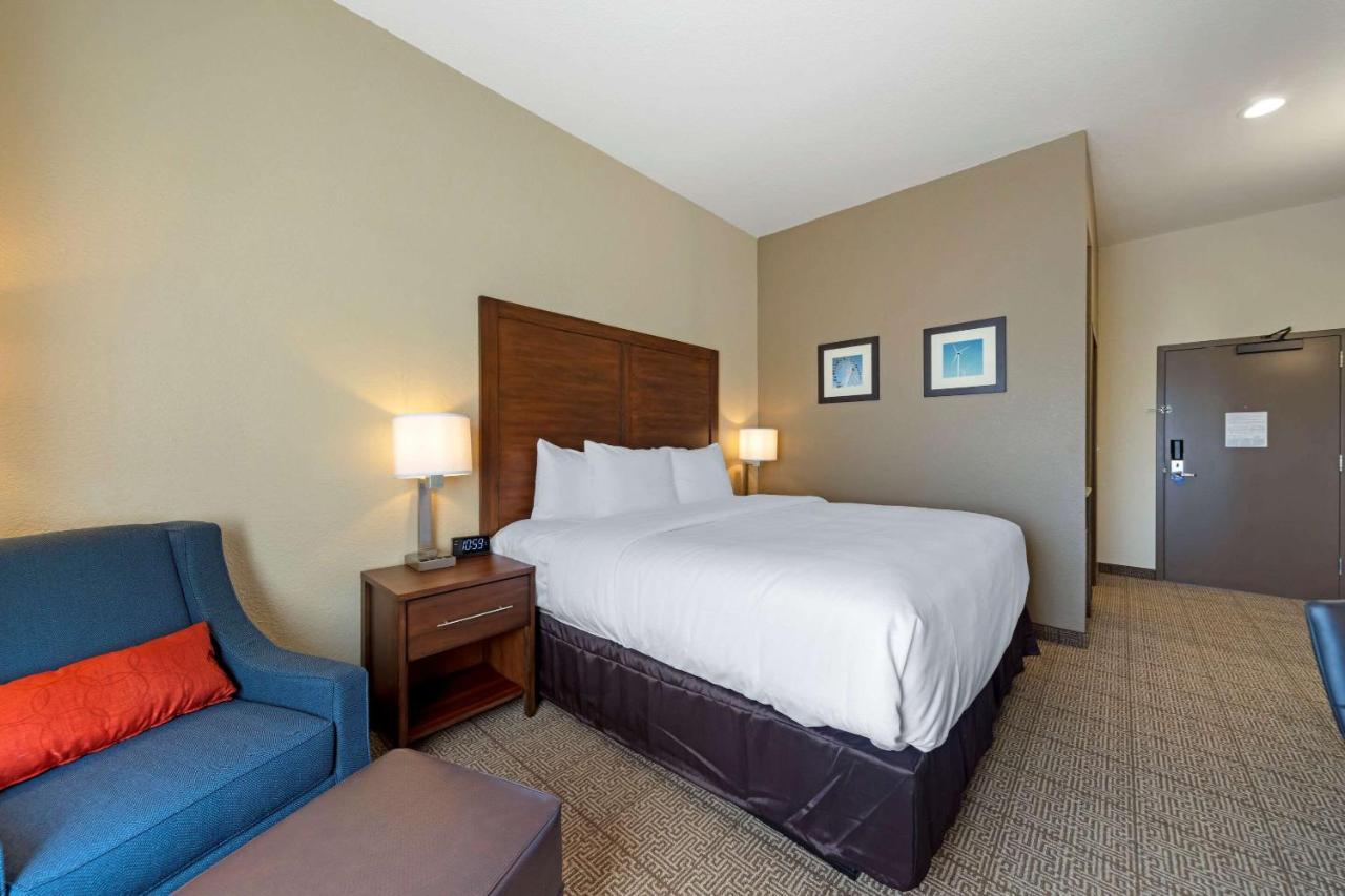 Comfort Inn & Suites Harrah Choctaw Extérieur photo