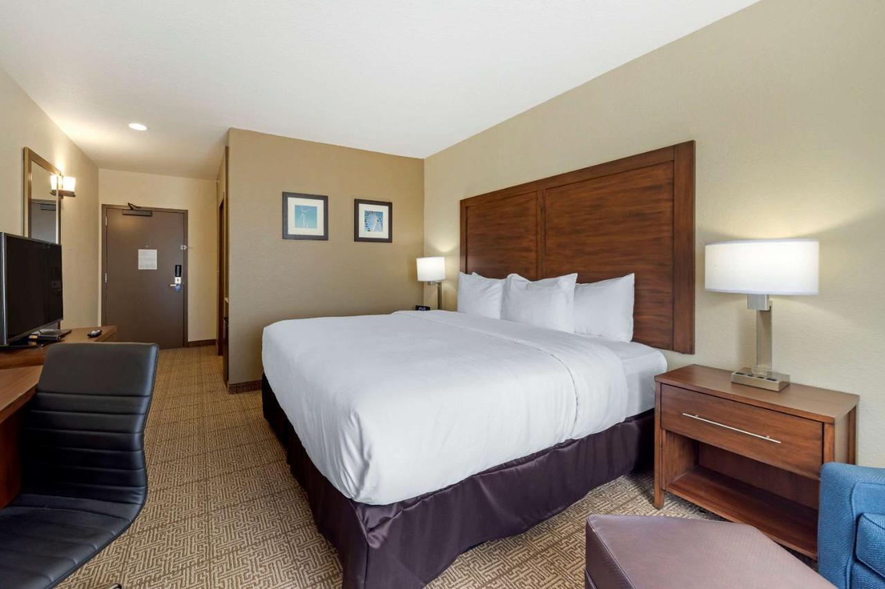 Comfort Inn & Suites Harrah Choctaw Extérieur photo
