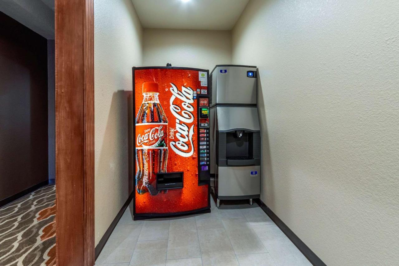 Comfort Inn & Suites Harrah Choctaw Extérieur photo