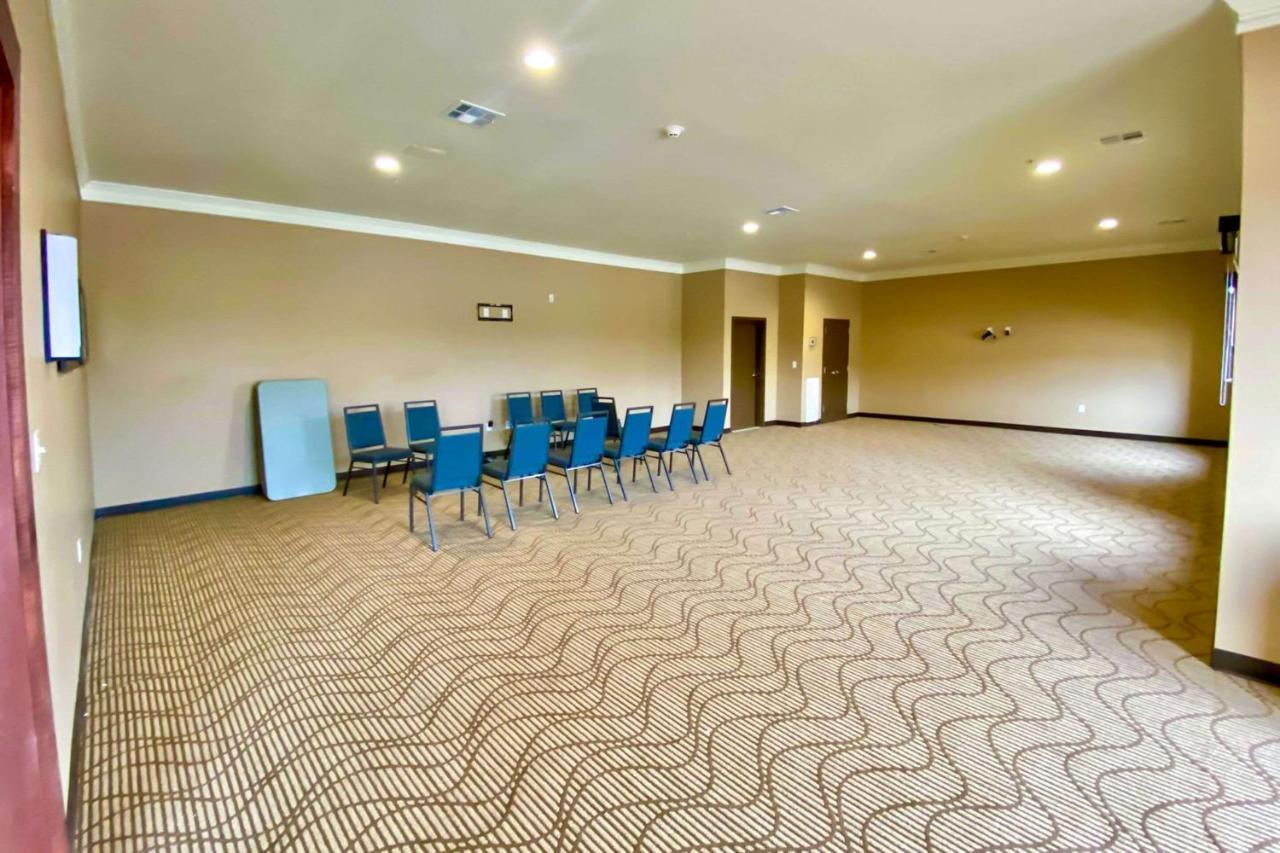 Comfort Inn & Suites Harrah Choctaw Extérieur photo