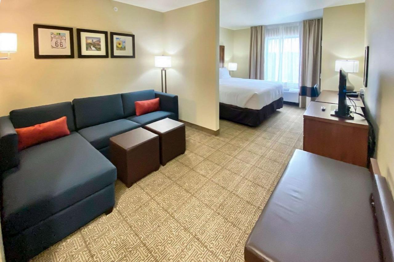 Comfort Inn & Suites Harrah Choctaw Extérieur photo